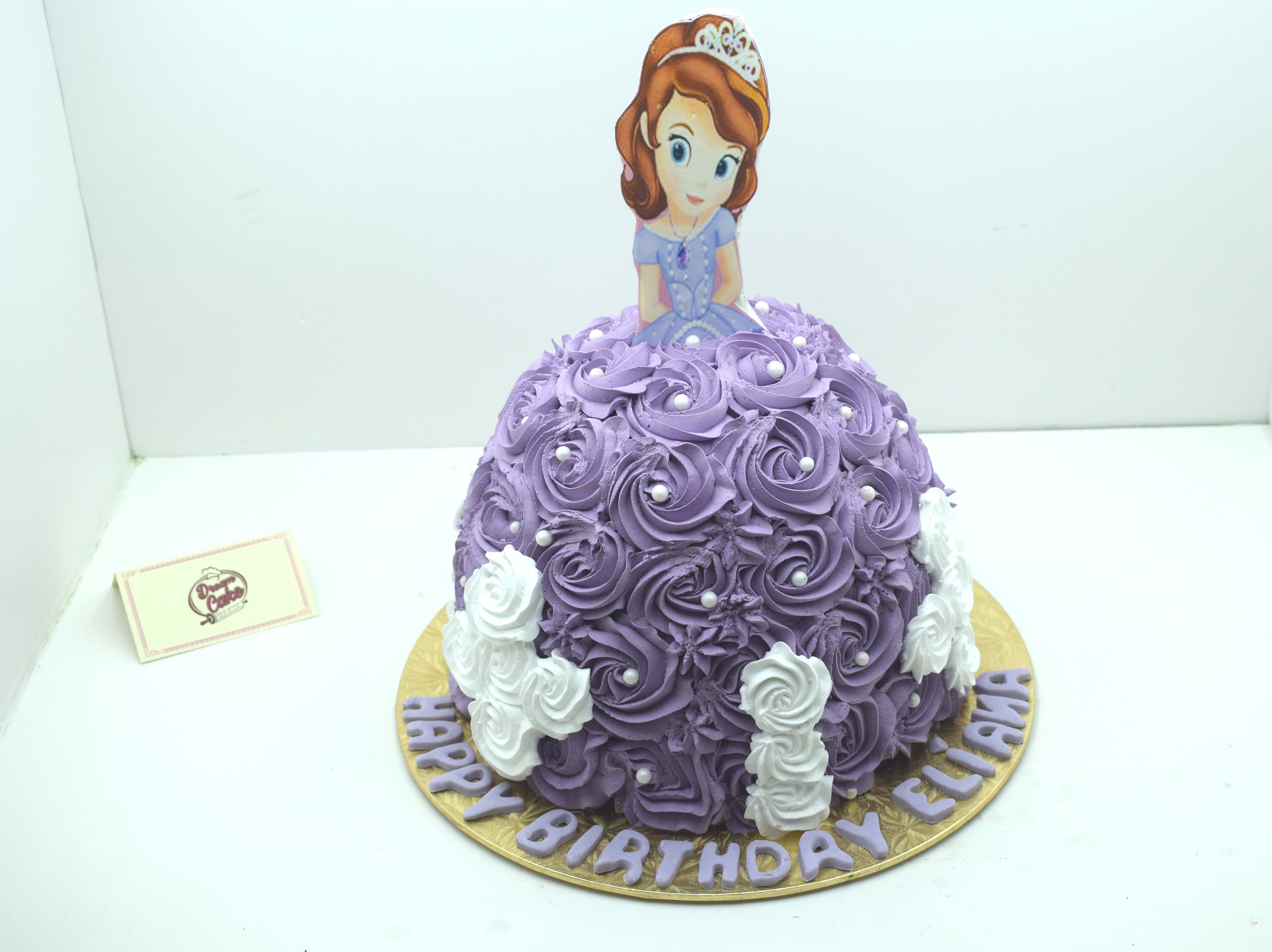 Sofia Cake (8 Inches) (Serves 8-10 Persons)